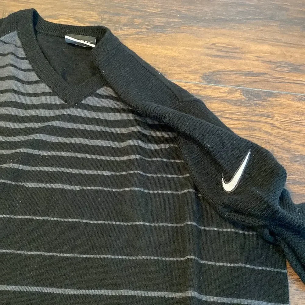 nike v neck golf merino wool blend black striped sweater size L swoosh on sleeve